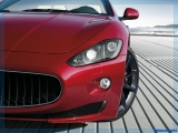 2012-maserati-grancabrio-sport-front-6