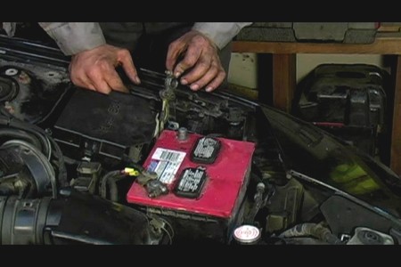  Battery on Change Car Battery At How To Change A Car Battery