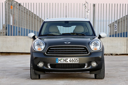 2011 mini countryman 2 at 2011 Mini Countryman Officially Unveiled