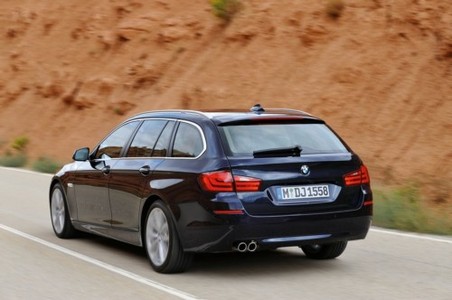 2011 BMW 5 Series Touring 5 at 2011 BMW 5 Series Touring Unveiled