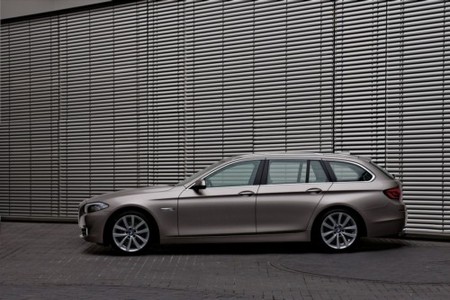 2011 BMW 5 Series Touring 7 at 2011 BMW 5 Series Touring Unveiled