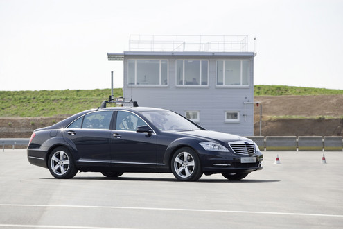 Mercedes Working On Automated Driving For Safety photo Mercedes Working On Automated Driving For Safety mercedes auto pilot 1