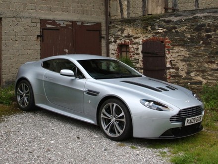 2011 Aston Martin V12 Vantage