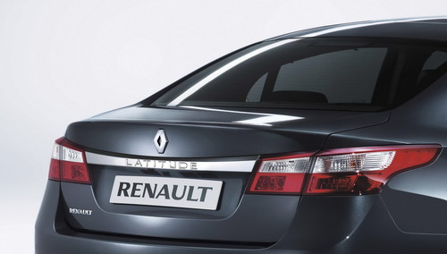 2011 Renault Latitude 5 at 2011 Renault Latitude Revealed