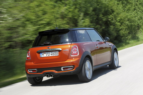Meet The New MINI Family  2011 mini family 3