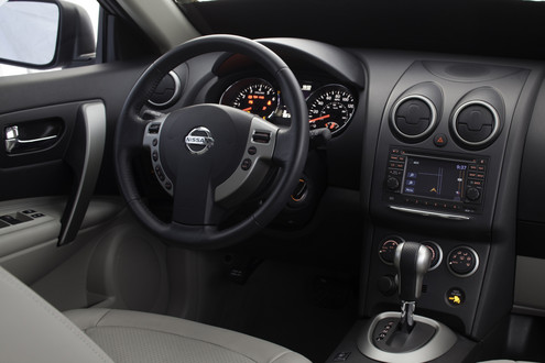 2011 Nissan Rogue Images