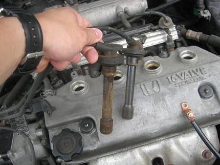Worn Spark Plugs 5 at How to Replace Worn Spark Plugs in Your Automobile