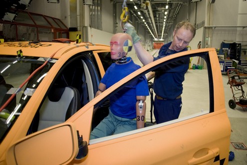 volvo lab 2 volvo lab 2 at Volvo Crash Test Laboratory 10 Years, 3000 Tests