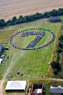 caterham seven logo 2 at Lotus 7 Club Members Make A Giant 7
