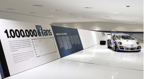 porsche 911 gt3 facebook 1 porsche 911 gt3 facebook 1 at Porsche 911 GT3 R Hybrid Facebook Edition!