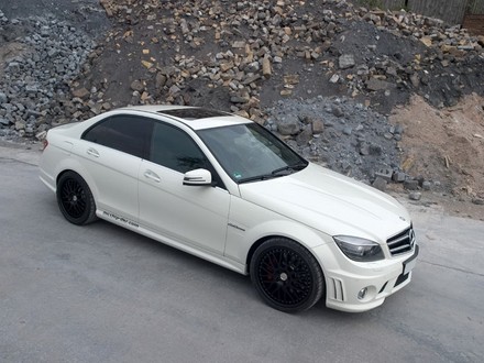 mcchip-dkr-Mercedes-C63-AMG-1.jpg