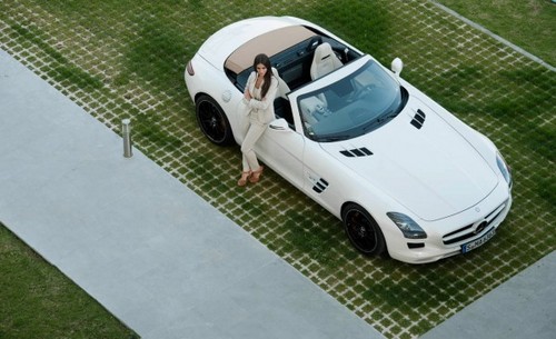 mercedes benz sls amg roadster 8 at Mercedes SLS AMG Roadster Officially Unveiled