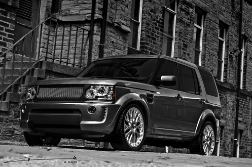 Kahn-Design-Range-Rover-Discovery-LR4-1.jpg