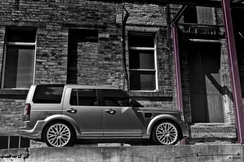 Kahn Design Range Rover Discovery LR4 3 at Kahn Design Land Rover Discovery LR4