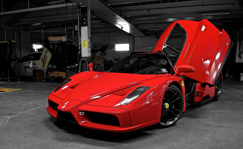 It's a Ferrari Enzo garnished with highend ADV1 wheels