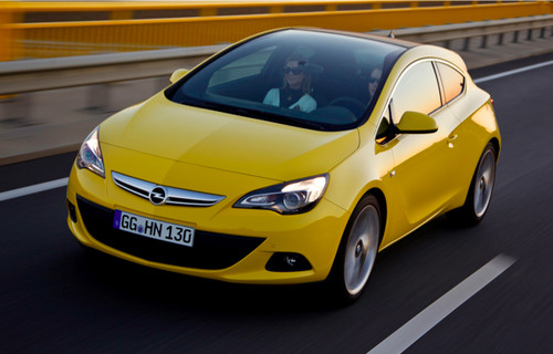 Opel Astra GTC with Panoramic Windscreen Opel Astra GTC Panoramic 1