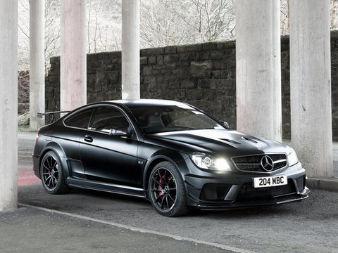 Mercedes C63 AMG Black in Black Mercedes C63 AMG Black 3