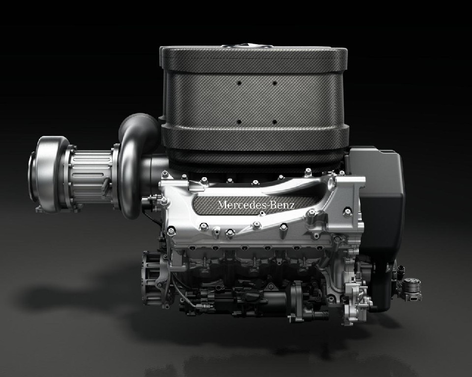 Who makes mercedes benz engines #7