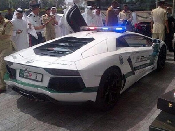 Lamborghini Aventador Patrol Car 2 600x450 at Dubai Police Gets Lamborghini Aventador Patrol Car
