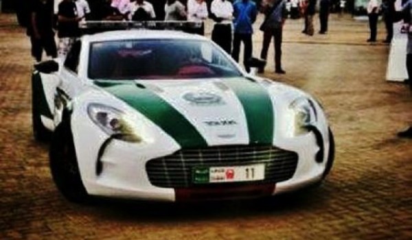 dubai police aston one 77 1 600x350 at Dubai Police Strikes Again: This Time with Aston Martin One 77!