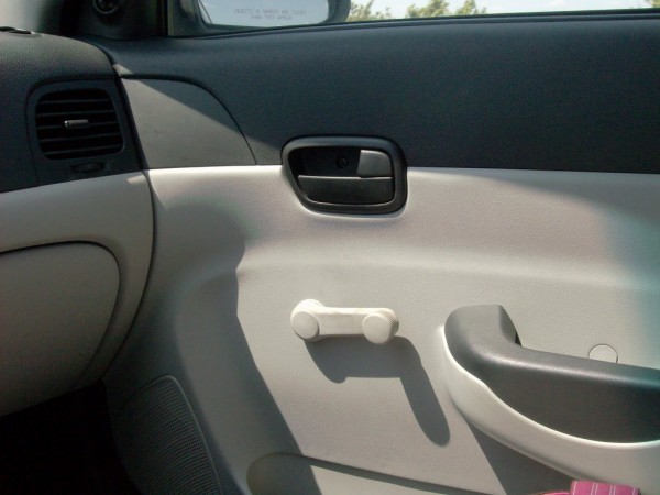 Manual windows 600x450 at 10 Features We Won’t See on Tomorrow’s Cars