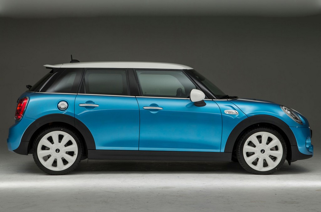 2015 MINI Cooper 5 Door Unveiled