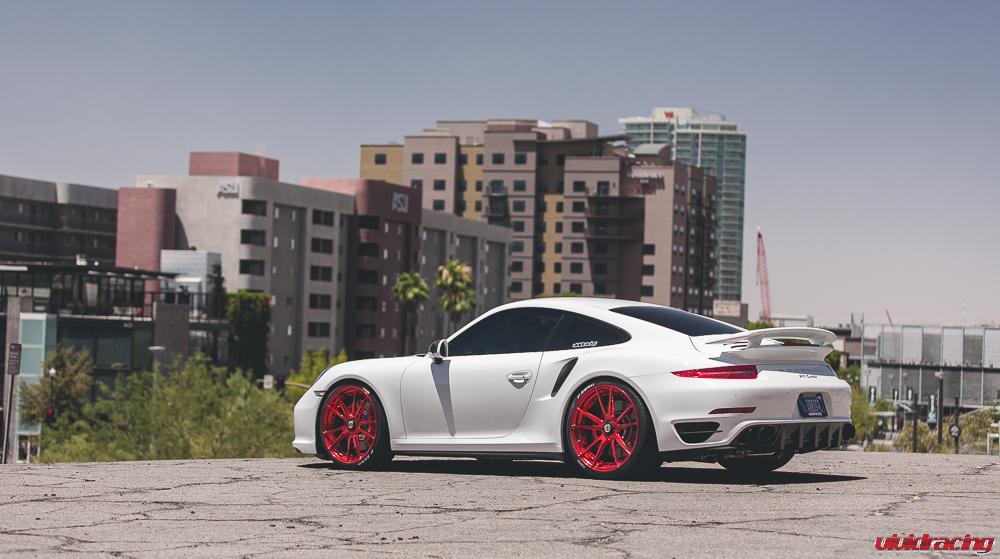 http://www.motorward.com/wp-content/images/2014/07/Vivid-Racing-Porsche-991-Turbo-2.jpg
