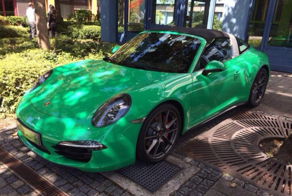 green targa 0 600x404 green targa 0 600x404 at Racing Green Porsche 991 Targa by Print Tech