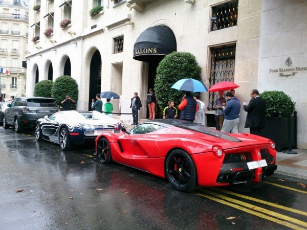 laferrari veyron spot 2 600x450 laferrari veyron spot 2 600x450 at LaFerrari Veyron L’Or Blanc Duo Spotted in Paris