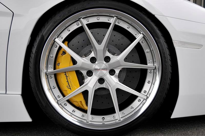 Lamborghini Aventador на дисках Hyperforged
