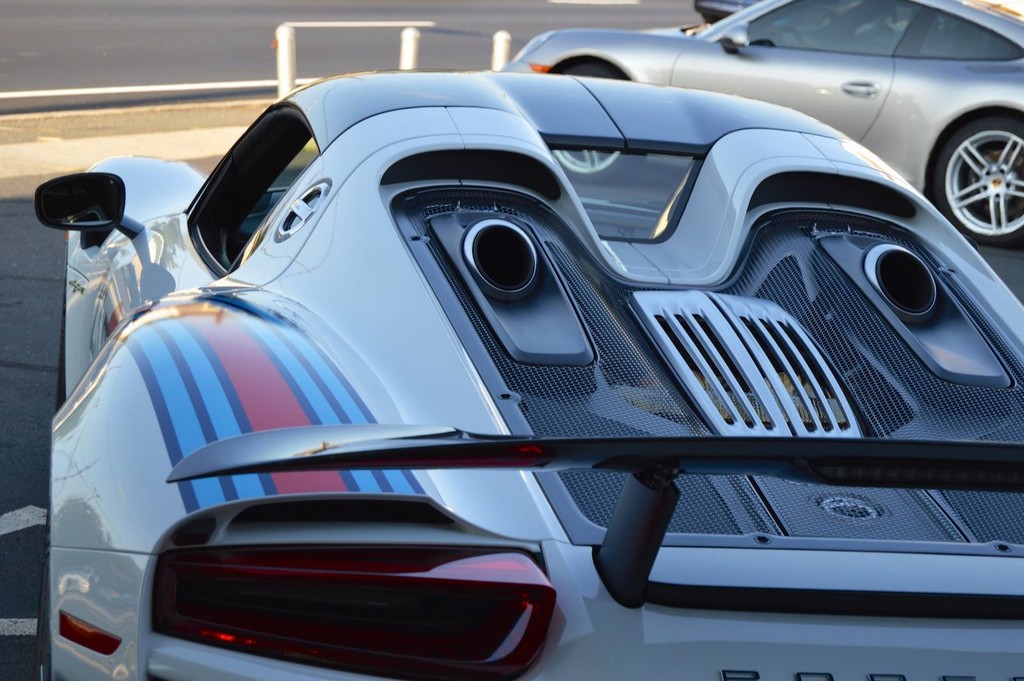 Крышка моторного отсека Porsche 918 Spyder Martini