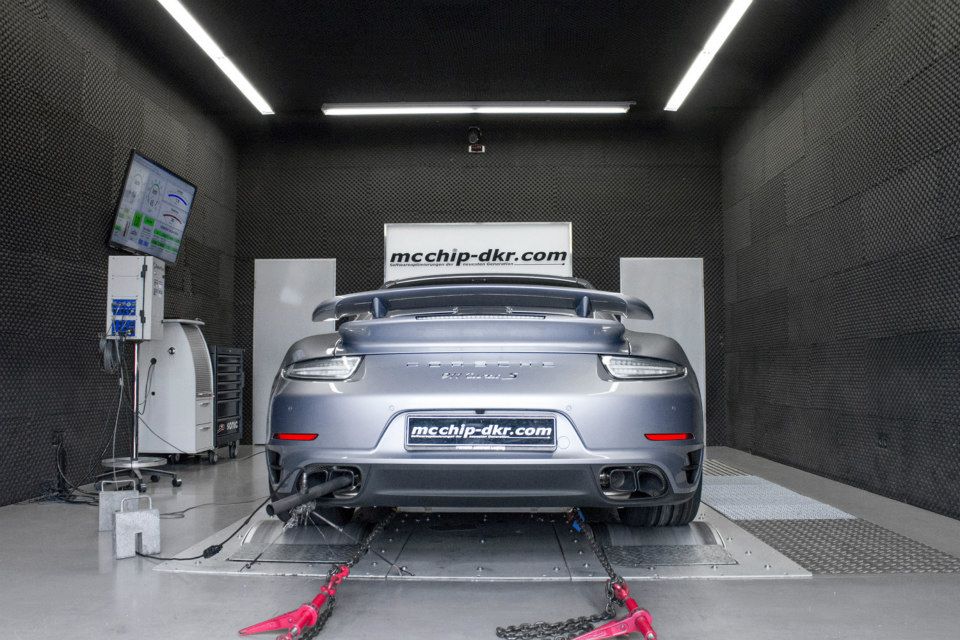 Porsche 991 Turbo S в апгрейде Mcchip DKR