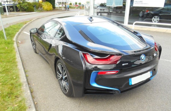 black i8 00 600x390 at Black BMW i8 Spotted in France