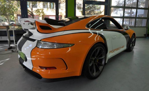 print tech 991 gt3 0 600x365 at Porsche 991 GT3 Gets a Racing Wrap from Print Tech