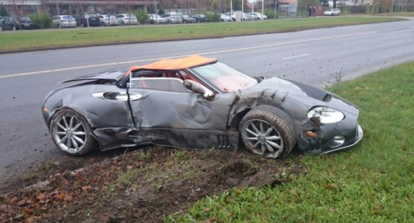 Spyker C8 Totaled 3 600x324 at Sad: Rare Spyker C8 Totaled in Latvia 