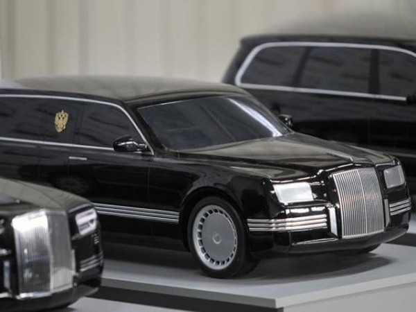 putin limo 1 600x450 at Putin’s Presidential Limo to Get Porsche V12 Engine?