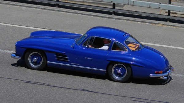 Mercedes 300SL Gullwing 0 600x336 at Mercedes 300 SL Gullwing Spotted in Blue