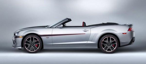camaro commo 2 600x263 at Official: 2015 Camaro Commemorative Edition