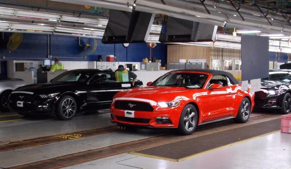 2015 Mustang Convertible 600x348 at 2015 Mustang Convertible Hits the Showrooms