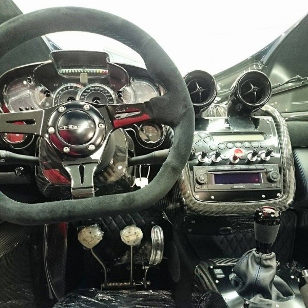 Pagani Zonda 760 Roadster cabin 600x600 Pagani Zonda 760 Roadster cabin 600x600 at Pagani Zonda 760 Roadster Spotted at Topaz