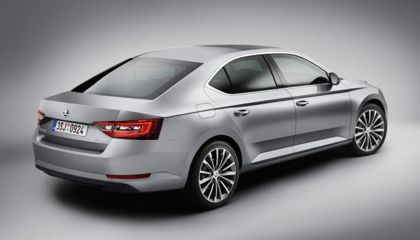 2016 Skoda Superb 00 600x343 at Official: 2016 Skoda Superb 