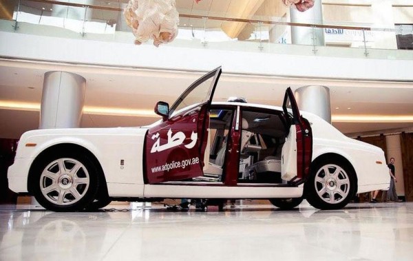 Dubai Police Rolls Royce Phantom 1 600x379 Dubai Police Rolls Royce Phantom 1 600x379 at For Classy Criminals: Abu Dhabi Police Rolls Royce Phantom