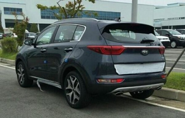 2016 Kia Sportage Leak 2 600x384 at 2016 Kia Sportage Spotted Undisguised
