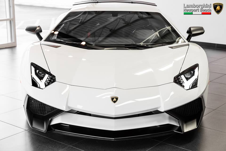 Gallery: Bianco Isis Lamborghini Aventador SV