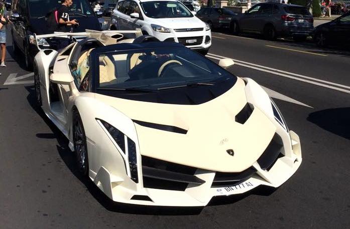 This Lamborghini Veneno Roadster Looks Like a Kit Car!