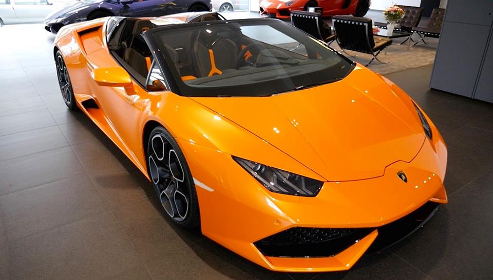 Lamborghini Huracan Spyder Looks Amazing in Orange