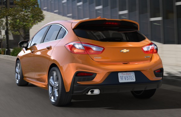 2017 Chevrolet CruzeHatch 003 600x388 2017 Chevrolet CruzeHatch 003 600x388 at Official: 2017 Chevrolet Cruze Hatch