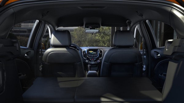 2017 Chevrolet CruzeHatch 004 600x335 2017 Chevrolet CruzeHatch 004 600x335 at Official: 2017 Chevrolet Cruze Hatch