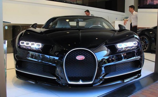 Black Bugatti Chiron 600x371 at Black Bugatti Chiron Arrives in Monaco