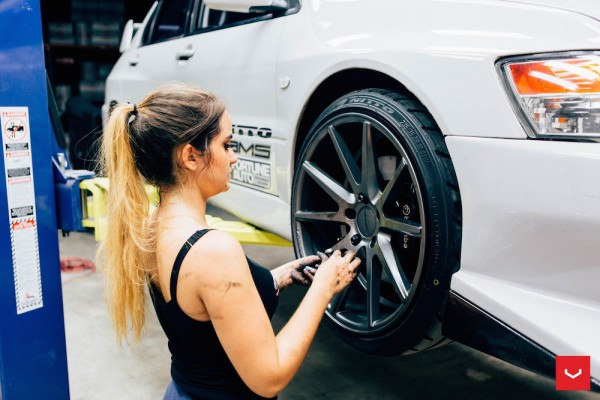 Maria Gaston Evo 2 600x400 Maria Gaston Evo 2 600x400 at Wife Material: Girl Has 500 hp Mitsubishi Evo, Works on it Herself